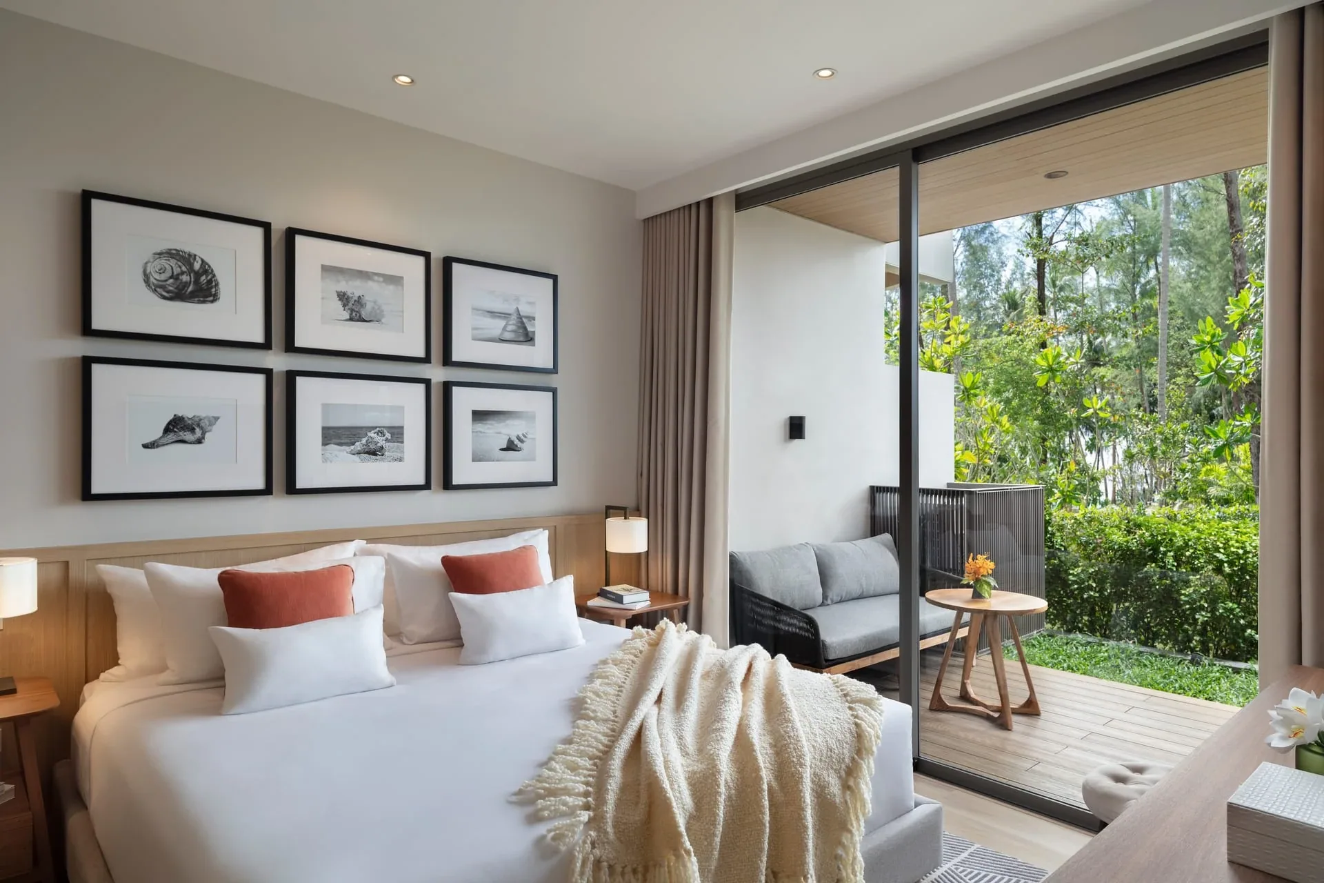 Corner bedroom with floor-to-ceiling glazing in the Sudara show residence